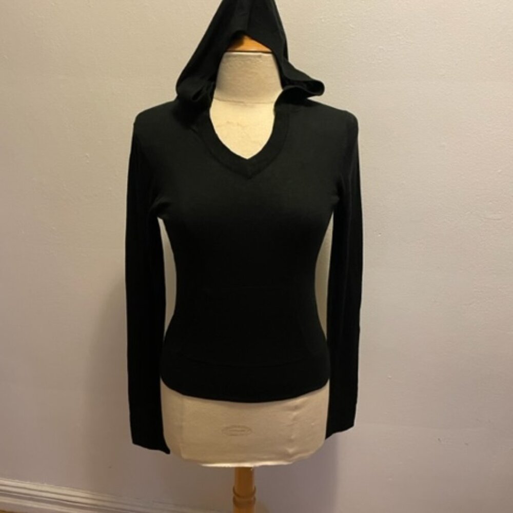 cloth by easel hooded extrafine gauge sweater with kangaroo pocket in black NWOT